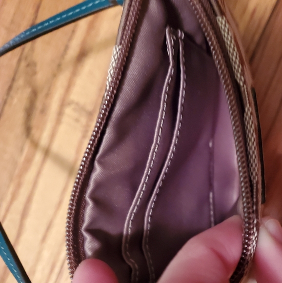 Coach small signature wristlet - Picture 2 of 4